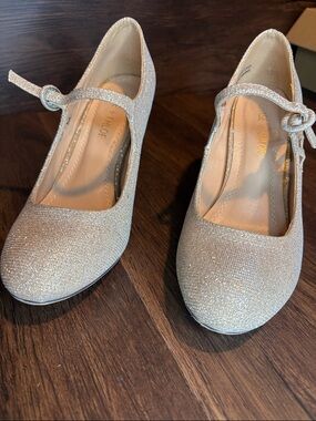Chase & Chloe Glitter - Neutral Sparkle Woman’s Heels